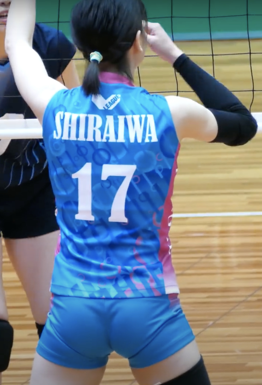 女子バレー　セクシー 画像52枚】女子バレー界のアイドル！白岩蘭奈選手のアクアフェアリーズ入団の活躍と入団後の活動を紹介！ - 美女アスリートフォトブログ